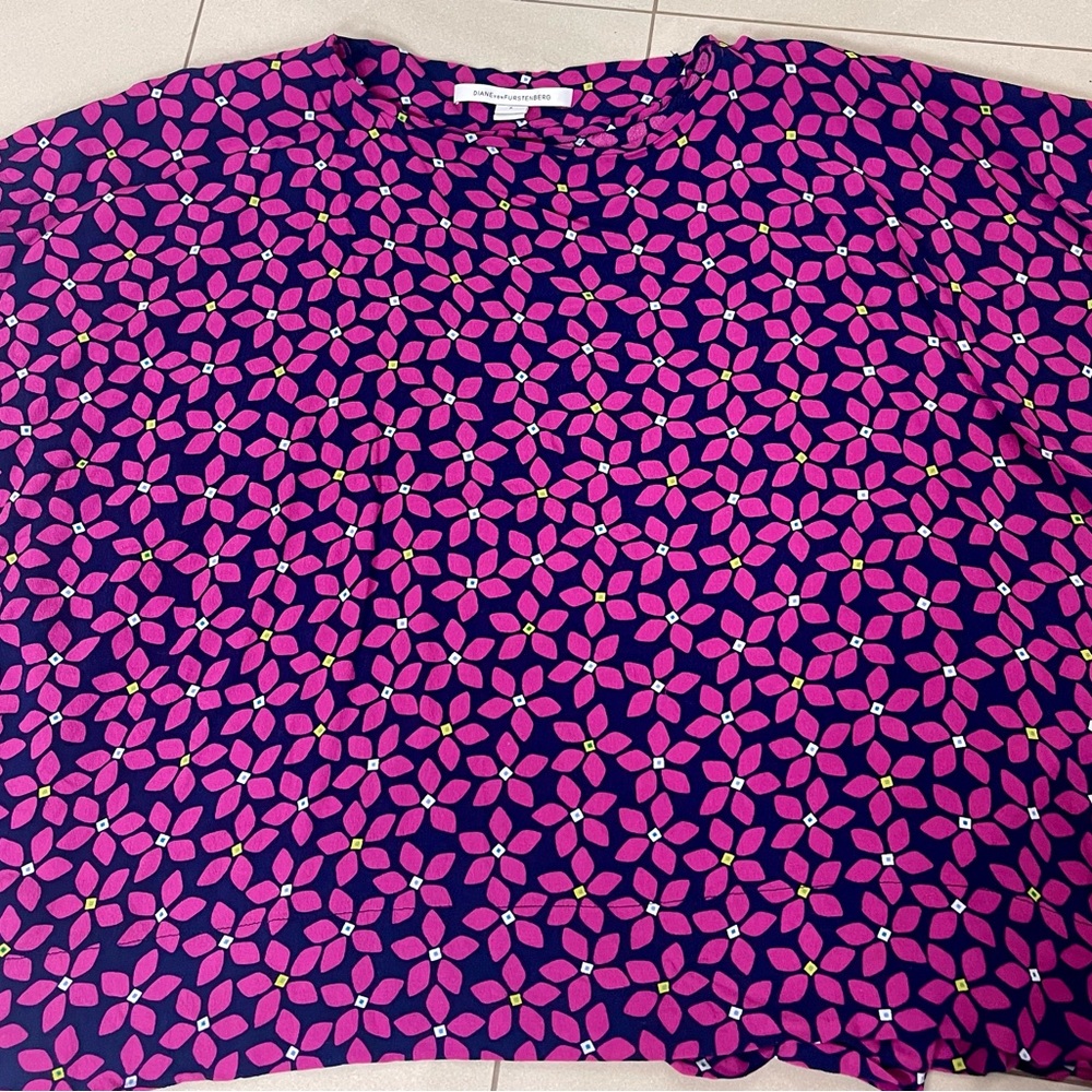 DVF blouse size Small